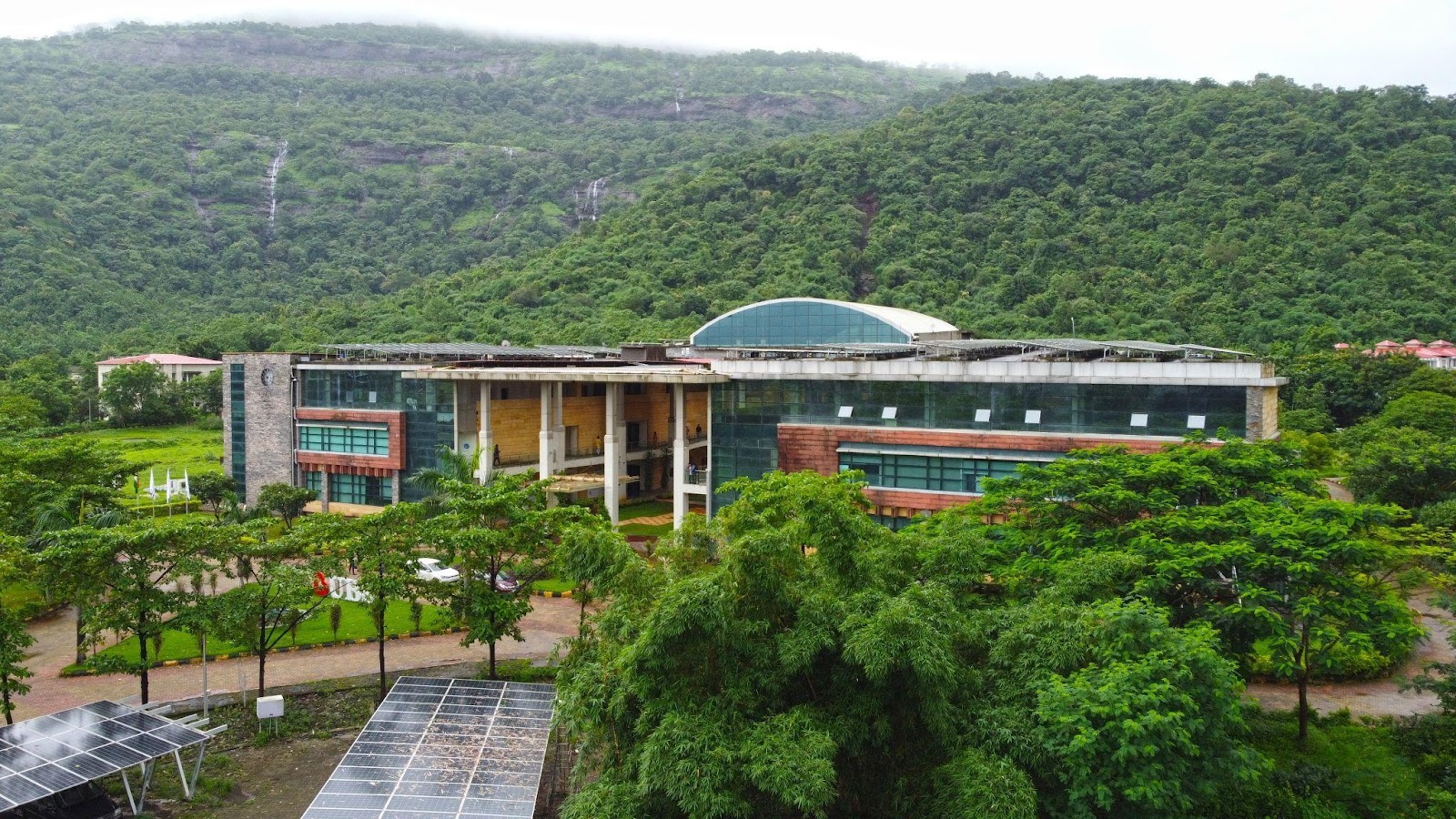 Universal Business School